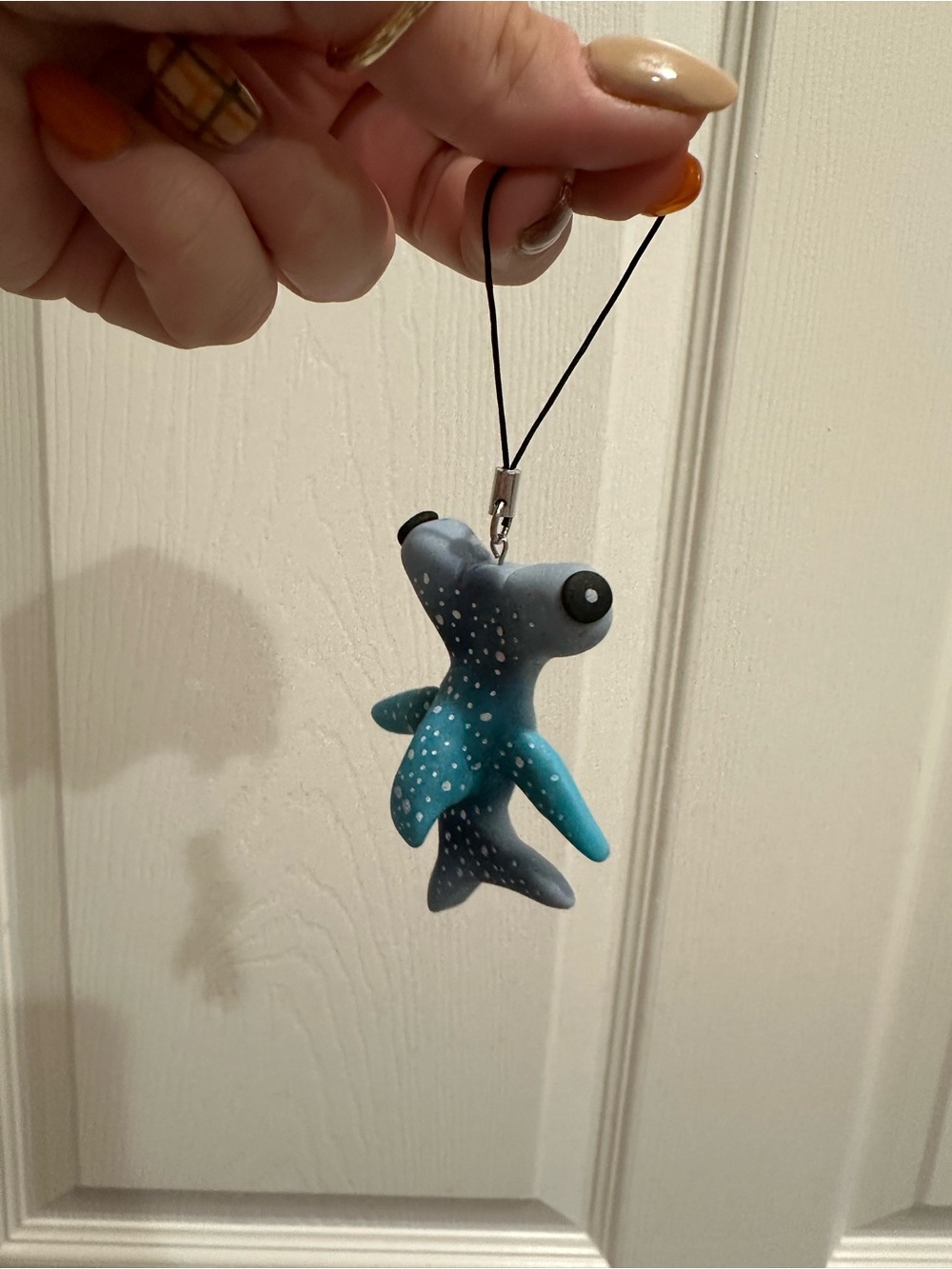 Blue Shark Keychain - Picture 3 of 4
